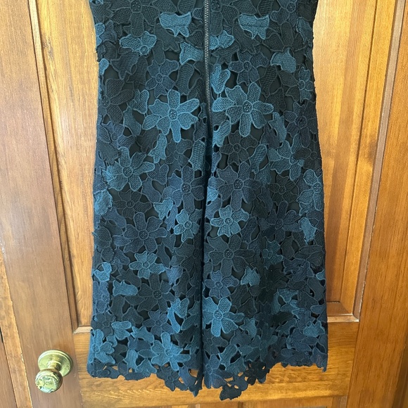 Elie Tahari Ophelia Lace Sheath Dress in Black/Blue size 4 - Picture 7 of 13